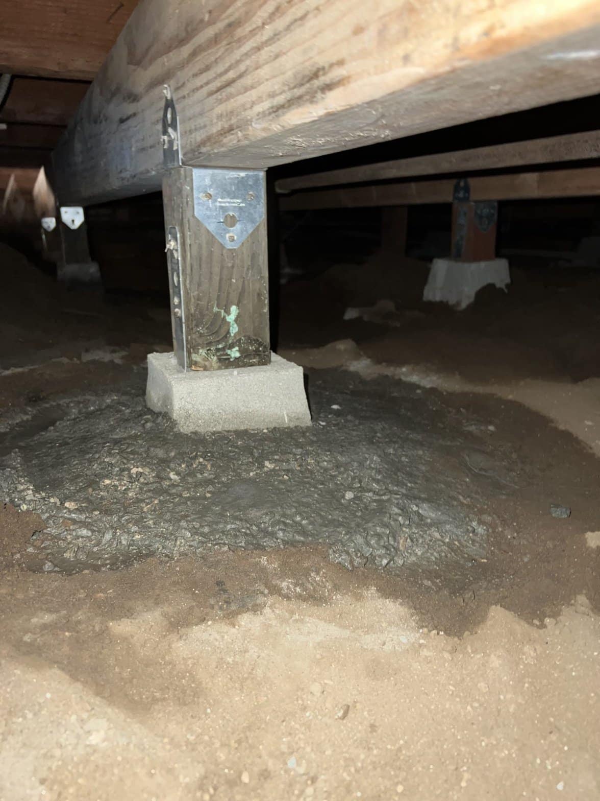 Crawlspace foundation pier inspection Crawlspace foundation pier inspection in Los Angeles